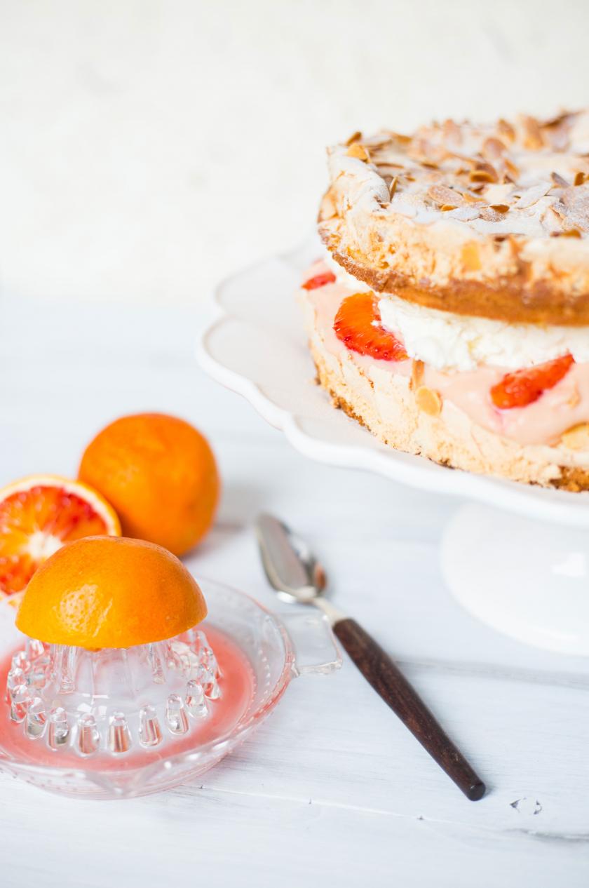 Mandeltorte mit Blutorangencurd