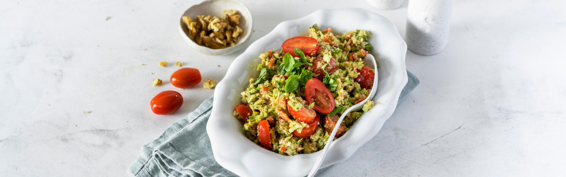 Brokkolisalat mit Feta und Walnüsse im Cookit | Simply Yummy