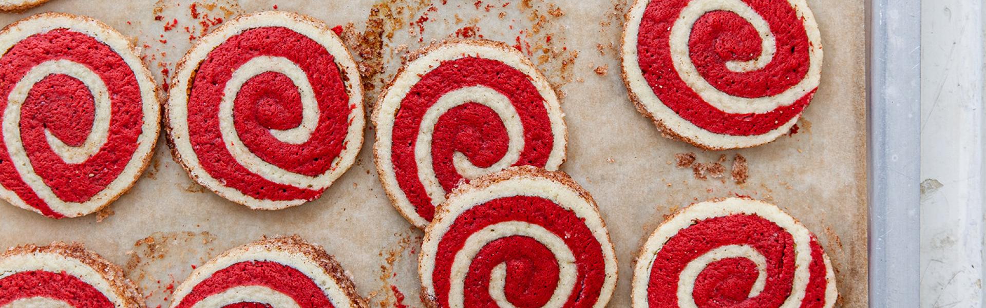 Dinkel Zimtschnecken-Kekse rot-weiß im Cookit | Simply Yummy