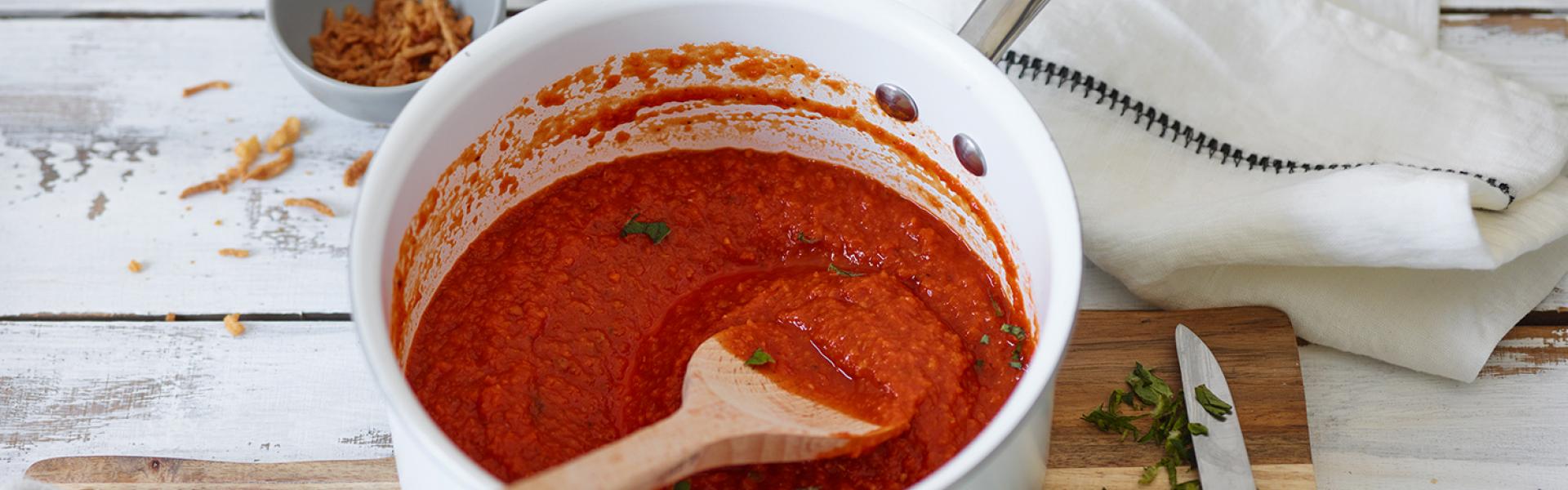 Schnelle Tomatensoße einfach selber machen | Simply Yummy
