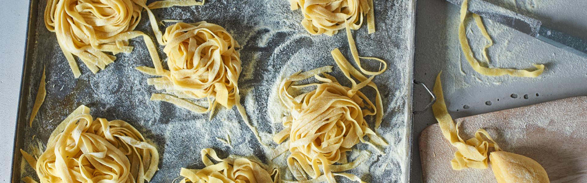 Tagliatelle selber machen - das Grundrezept | Simply Yummy Tagliatelle selber machen - das Grundrezept | Simply Yummy