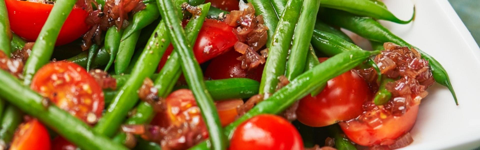 Salat von grünen Bohnen mit BalsamicoSchalotten und Kirschtomaten im Cookit Simply Yummy