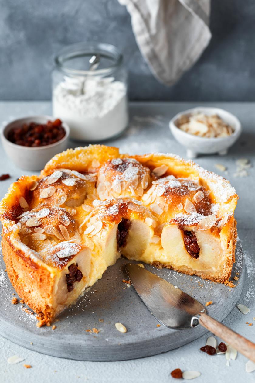 Bratapfelkuchen mit ganzen Äpfeln