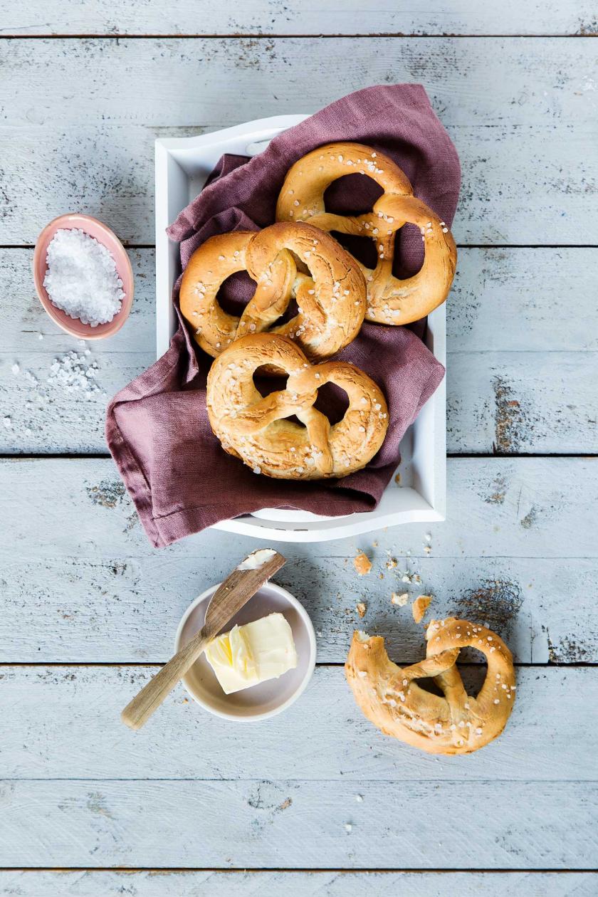 Brezel selber backen - Rezept wie vom Bäcker | Simply Yummy