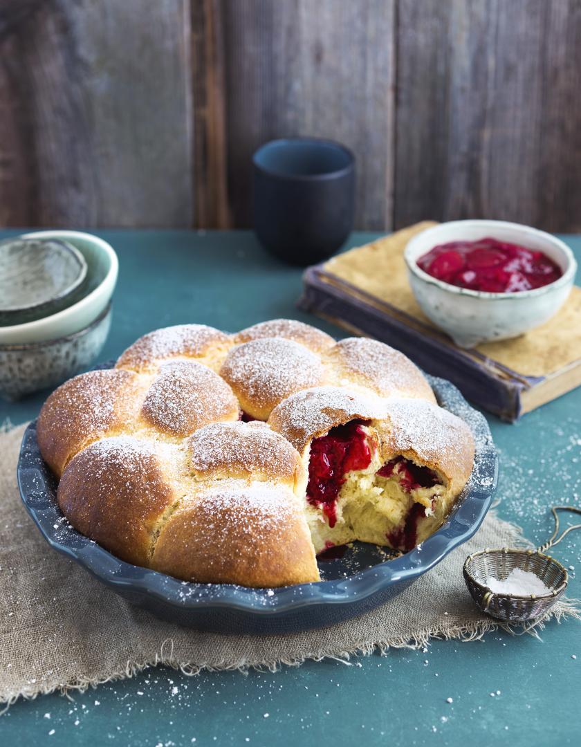 Buchteln mit Pflaumen | Rezepte von Simply Yummy