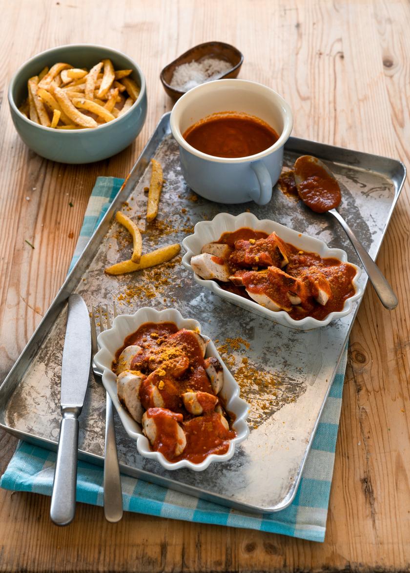Currywurst mit pikanter Soße im Cookit | Simply Yummy