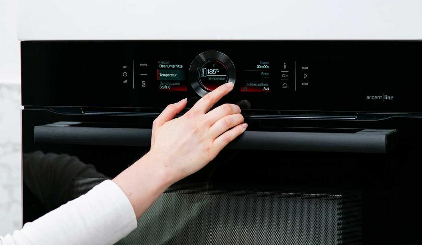 Für die Donuts mit Zimtstreuseln wird der Ofen eingeschaltet.