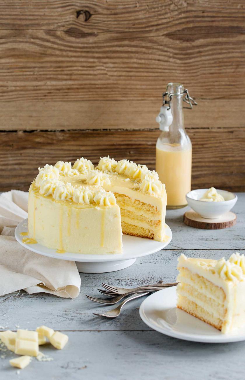 Eierlikör Drip Cake mit weißer Schokolade | Simply Yummy