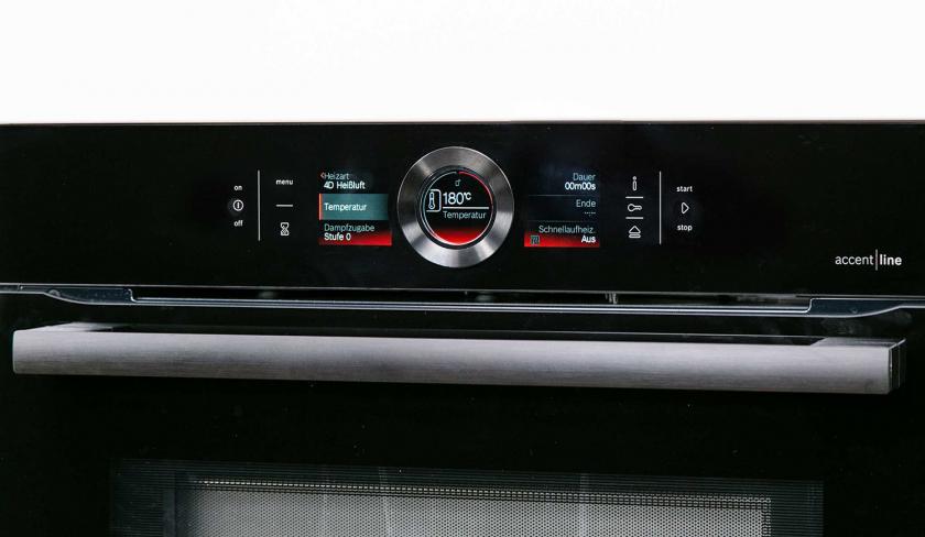 Ein Backofen wird auf 180 °C eingestellt.