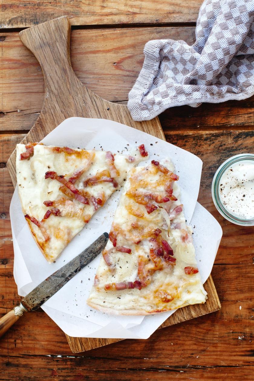 Flammkuchen Elsässer Art im Cookit | Rezept von Simply Yummy