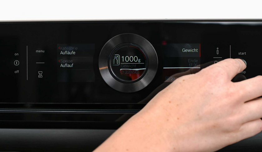 Für den Franzbrötchen-Auflauf wird der Ofen eingeschaltet.