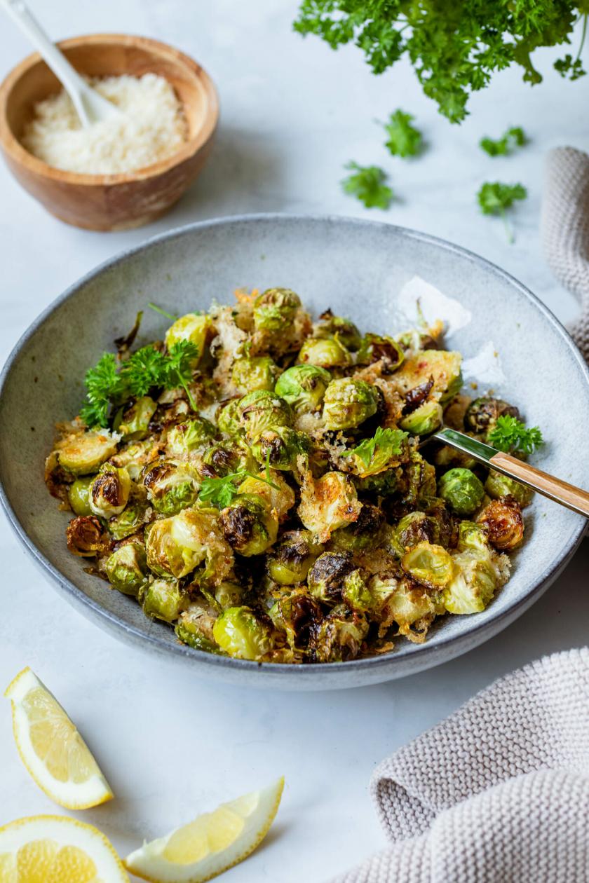 Gebackener Rosenkohl mit Parmesan | Simply Yummy