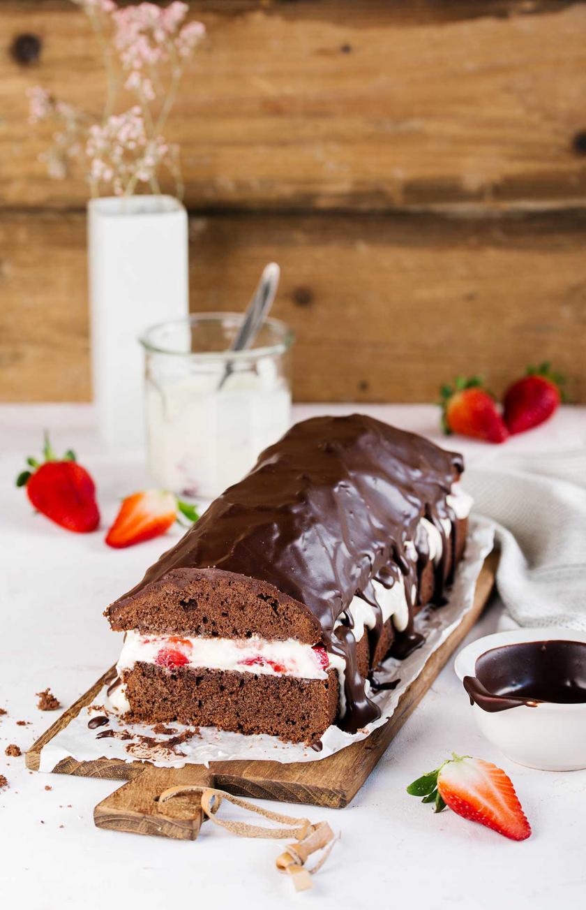 Gefüllter Schoko-Erdbeerkuchen | Rezepte von Simply Yummy
