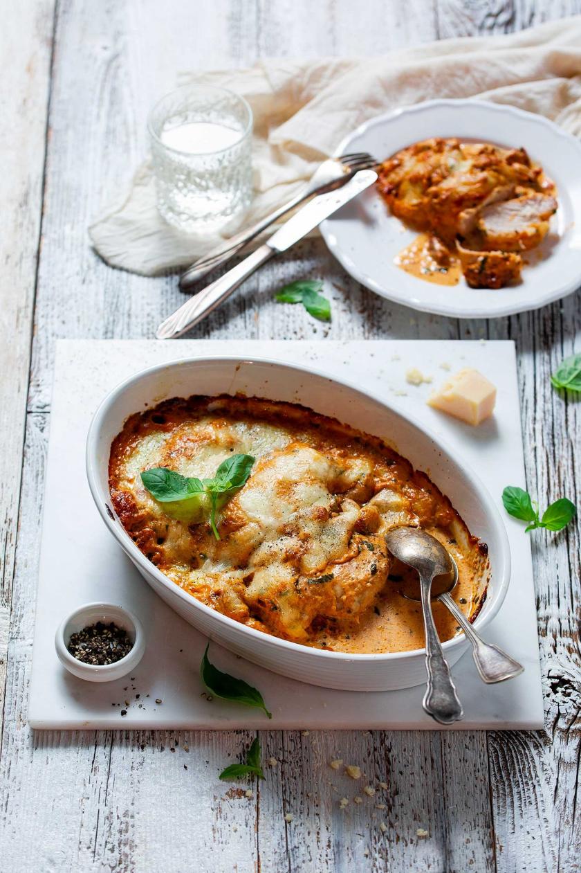 Hähnchenbrust überbacken mit Tomate und Mozzarella