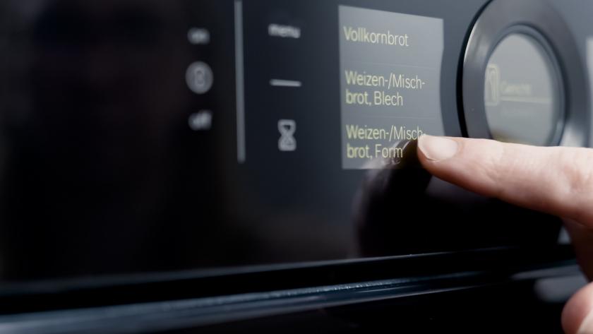 Der Backofen wird eingeschaltet.