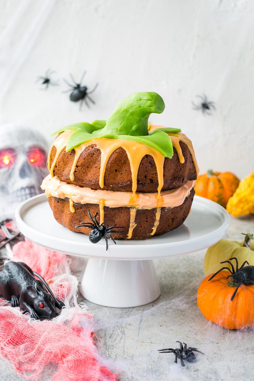 Halloweenkuchen als Kürbis-Gugelhupf | Simply Yummy