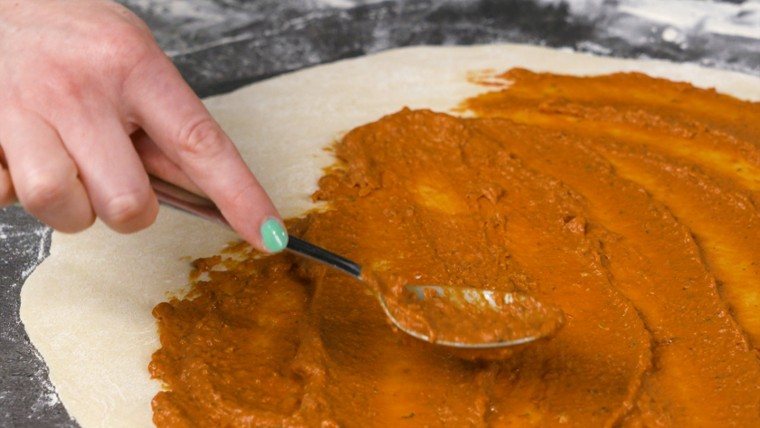Hefeblume mit rotem Pesto | Rezepte von Simply Yummy