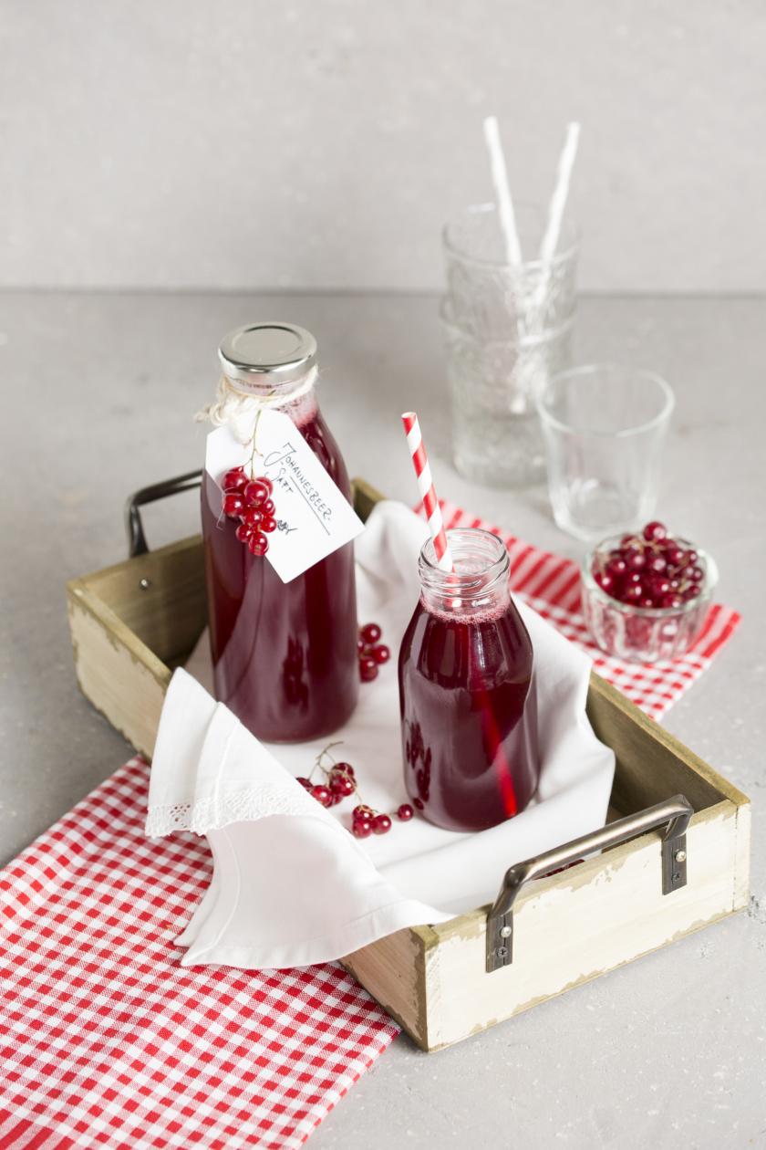 Johannisbeersaft schnell selber machen: 3-Zutaten-Rezept Johannisbeersaft schnell selber machen: 3-Zutaten-Rezept