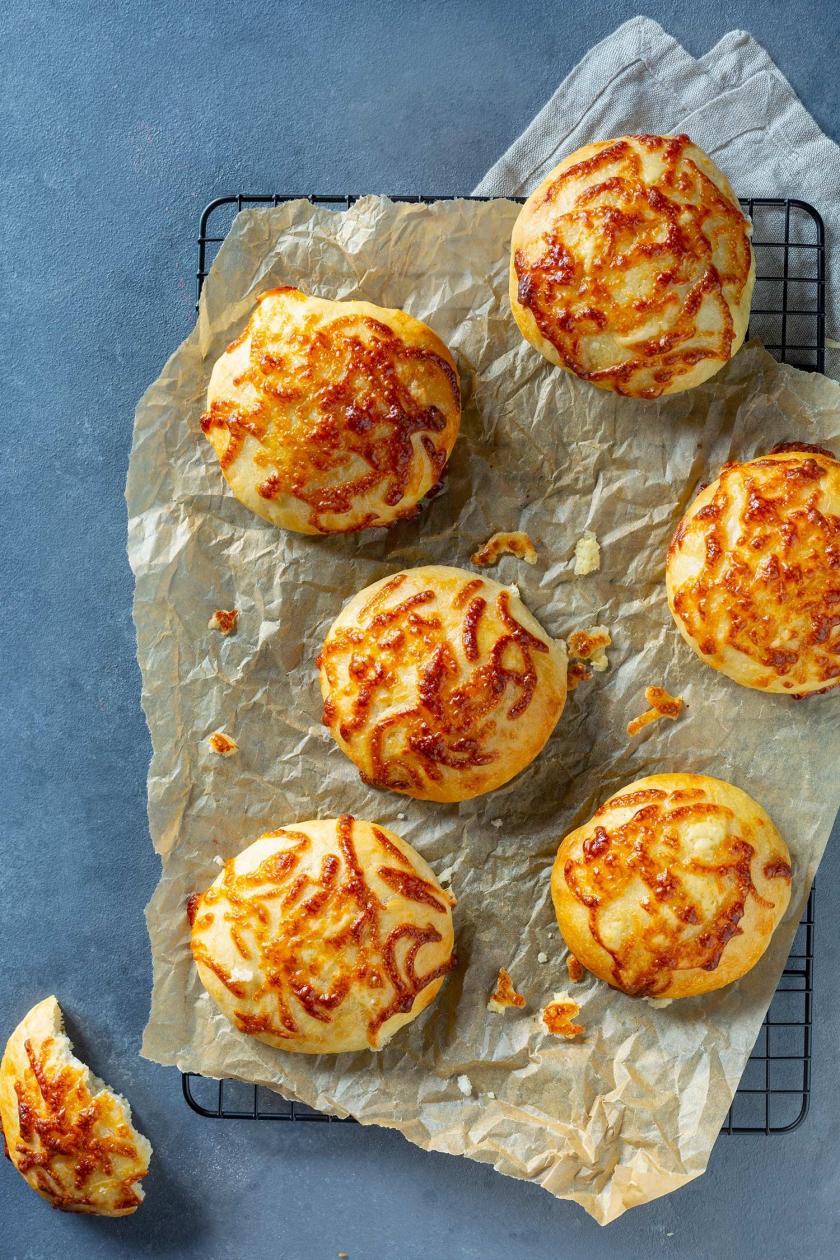 Käsebrötchen selber machen wie vom Bäcker | Simply Yummy