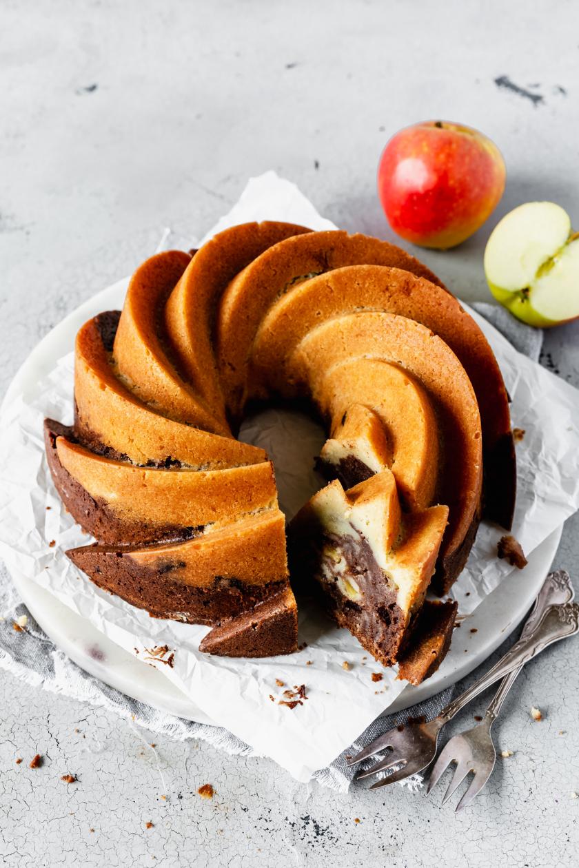 Marmorkuchen mit Apfel und Apfelmus | Simply Yummy