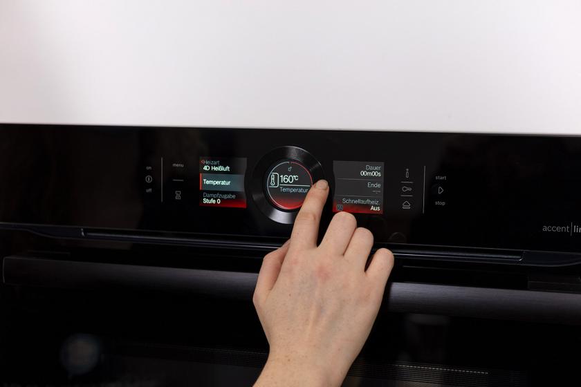 Der Backofen wird eingeschaltet.