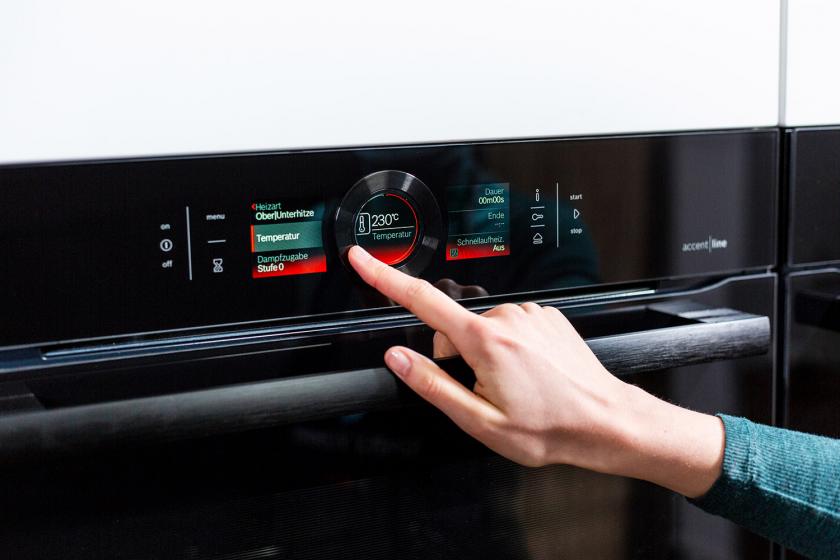 Backofen wird eingestellt.