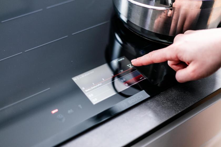 Der Herd wird eingestellt.