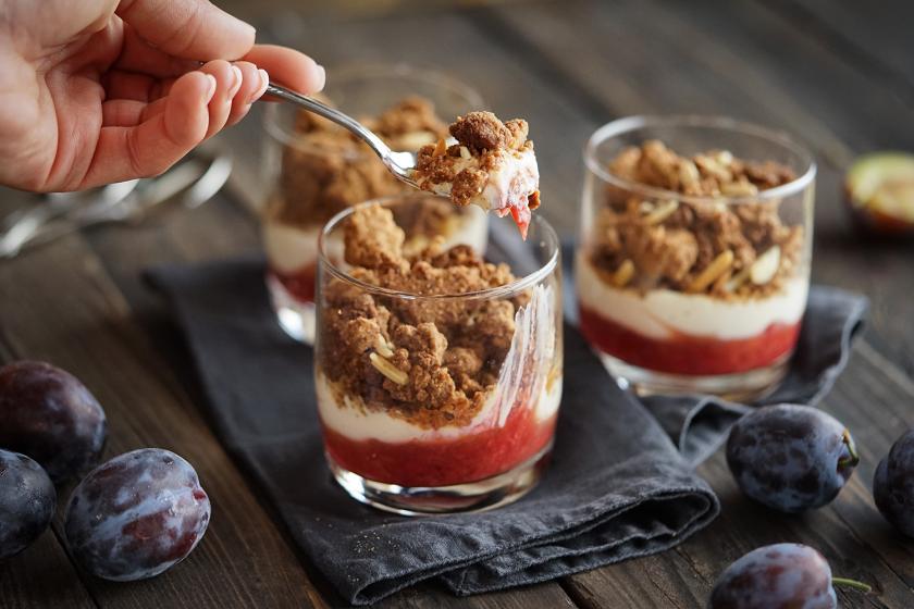 Apfel-Zwetschgen-Crumble im Glas | Simply Yummy