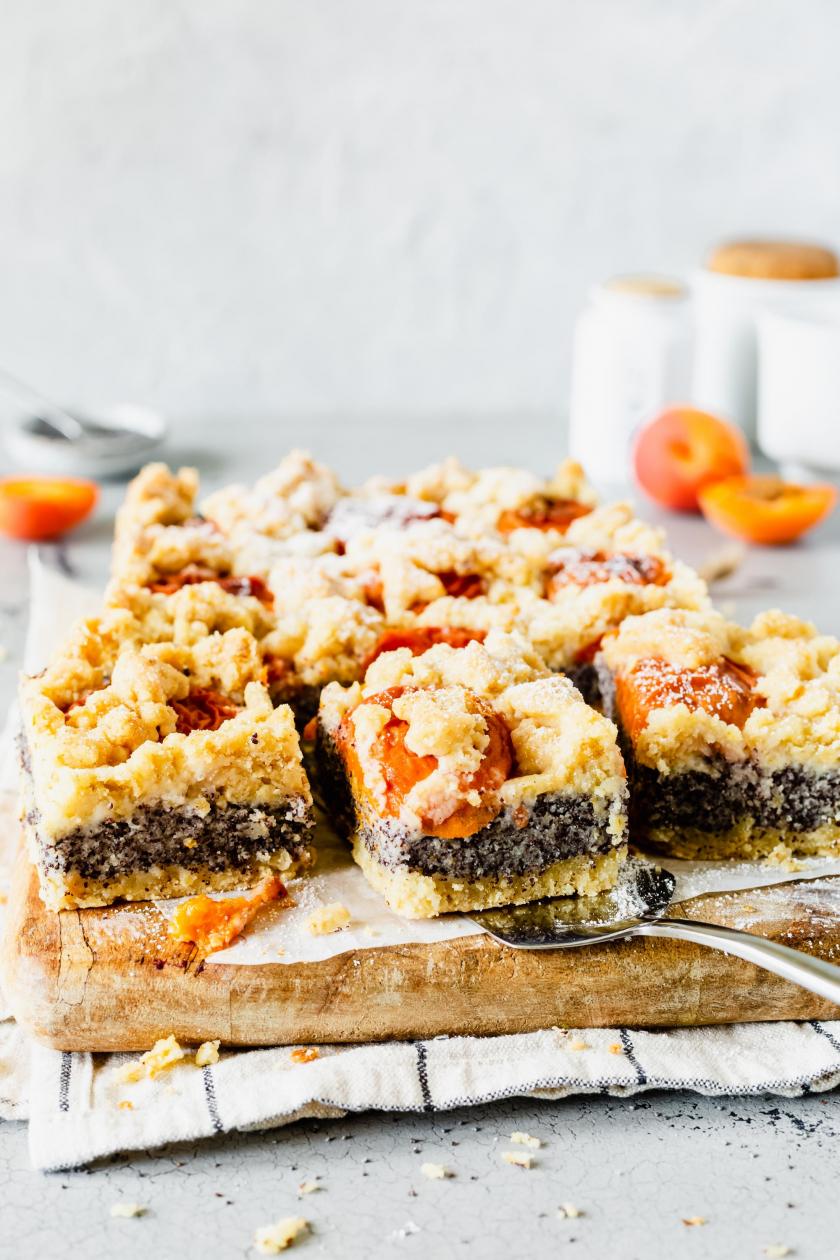 Aprikosen-Mohn-Kuchen vom Blech | Simply Yummy
