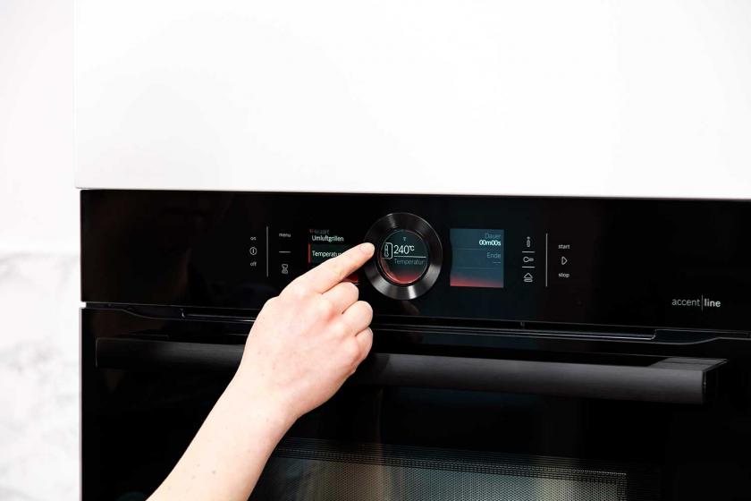 Der Backofen wird eingeschaltet.