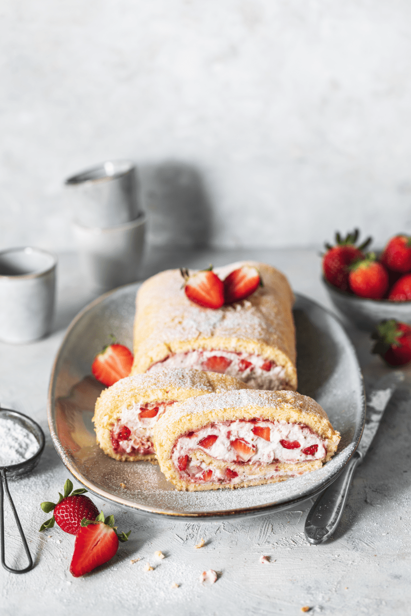 Erdbeer-Biskuitrolle - das einfache Grundrezept| Simply Yummy