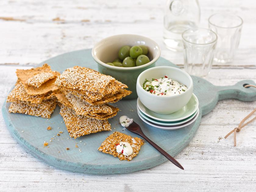 Cracker Rezept für gesunden Knabberspaß | Simply Yummy