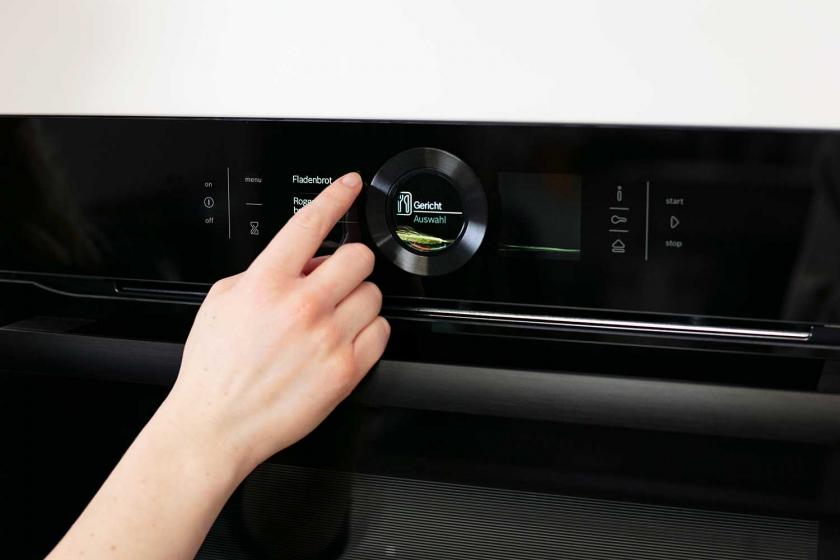 Der Backofen wird eingeschaltet.