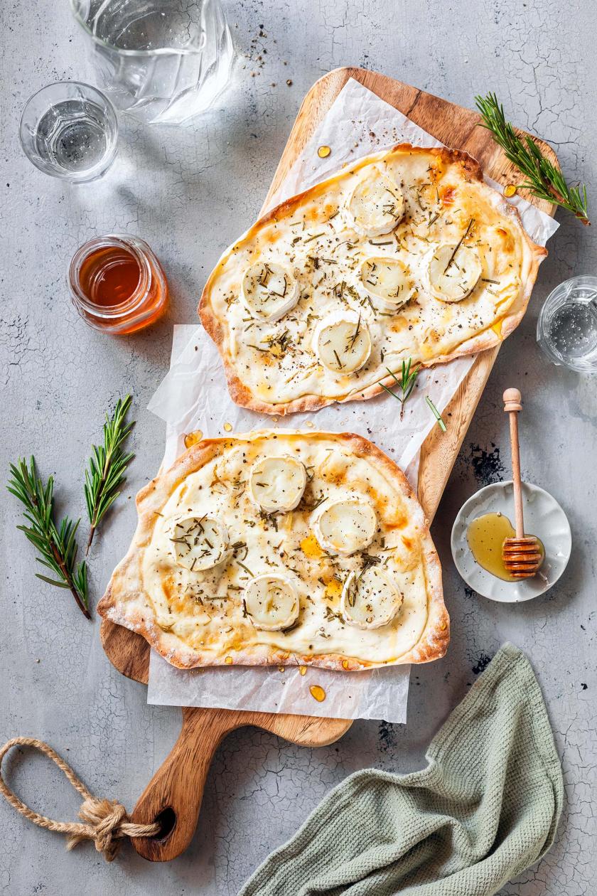 Flammkuchen mit Ziegenkäse und Honig | Simply Yummy