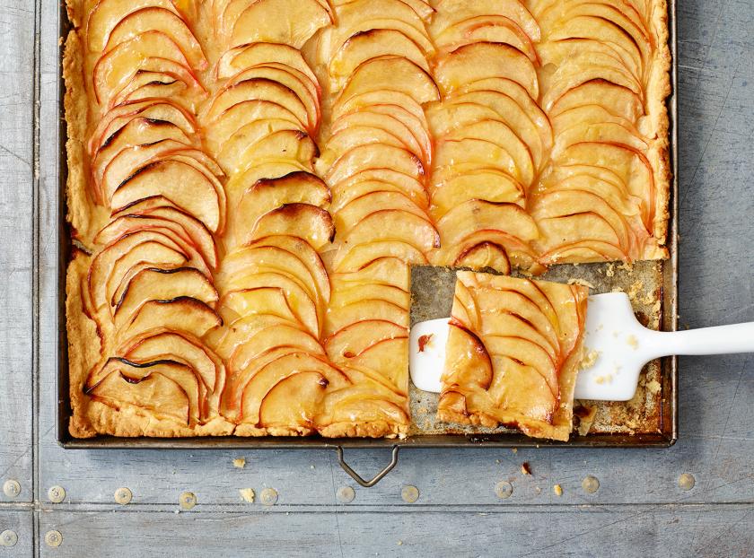 Französischer Apfelkuchen vom Blech | Simply Yummy