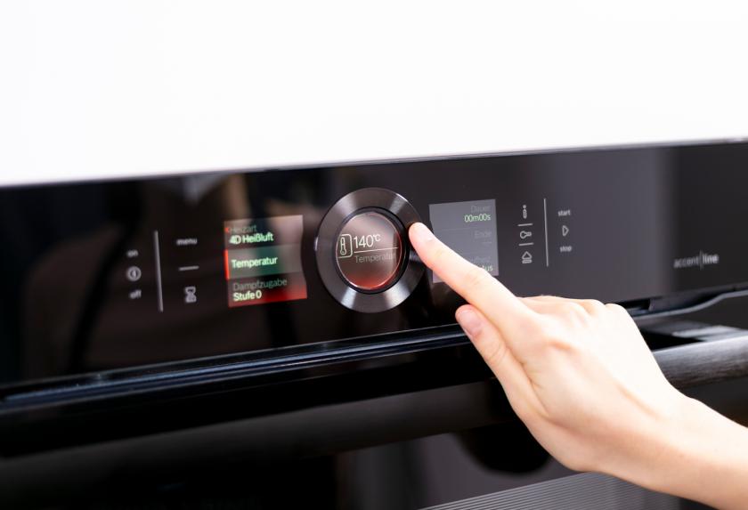 Backofen wird auf 140 °C Heißluft eingestellt.