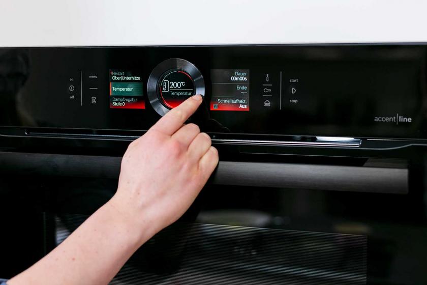 Der Backofen wird eingeschaltet.