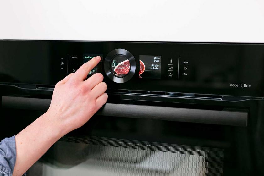 Der Backofen wird eingeschaltet.