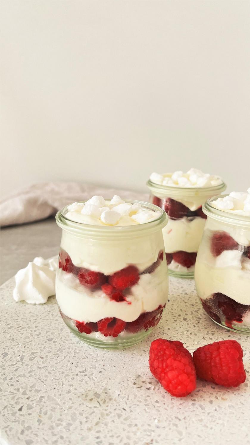 Schneller Himbeertraum mit Baiser