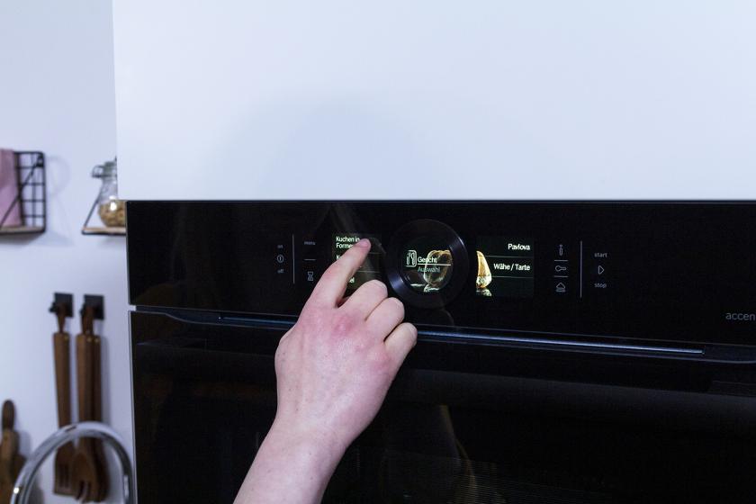 Der Backofen wird eingeschaltet.