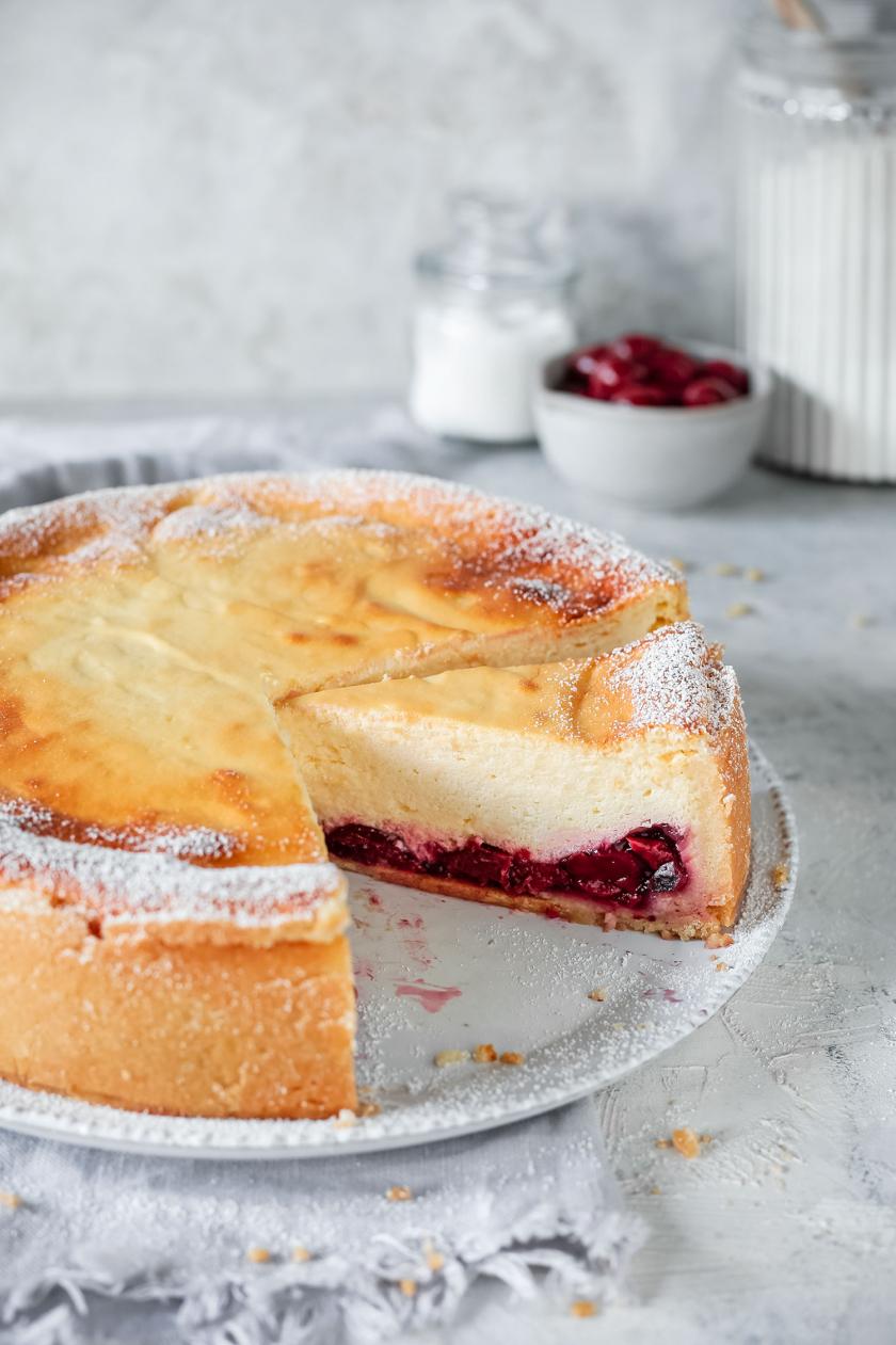 Käsekuchen mit Kirschen nach bestem Rezept | Simply Yummy