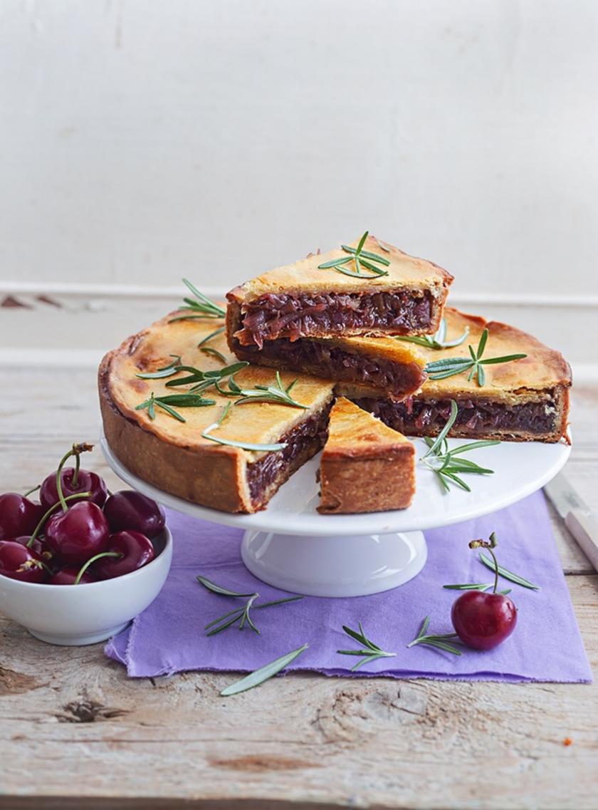 Kirsch-Zwiebelkuchen mit Mürbeteig | Simply Yummy