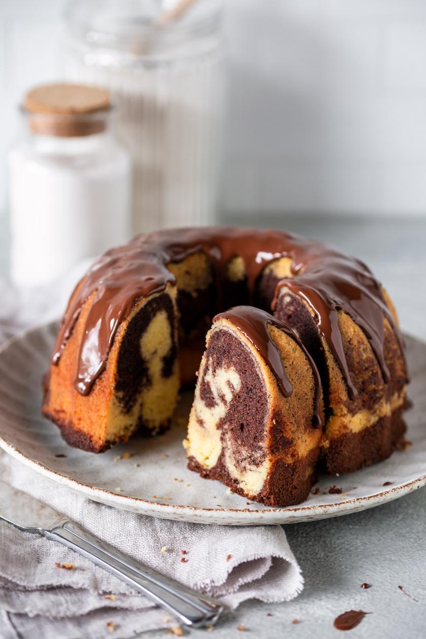 Saftiger Marmorkuchen einfach selber backen | Simply Yummy