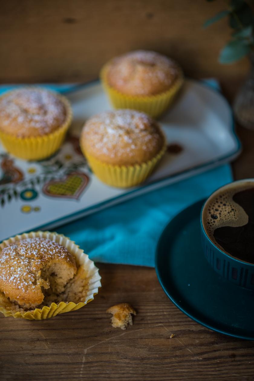 Saftige Marzipan-Muffins mit Apfelmus und Tonkabohne | Simply Yummy