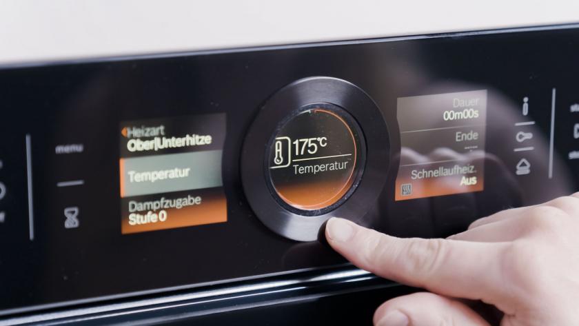 Der Backofen wird eingeschaltet.