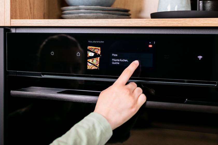 Ofeneinstellung wird am Display des Bosch Sensorbackofens der Serie 8 gewählt