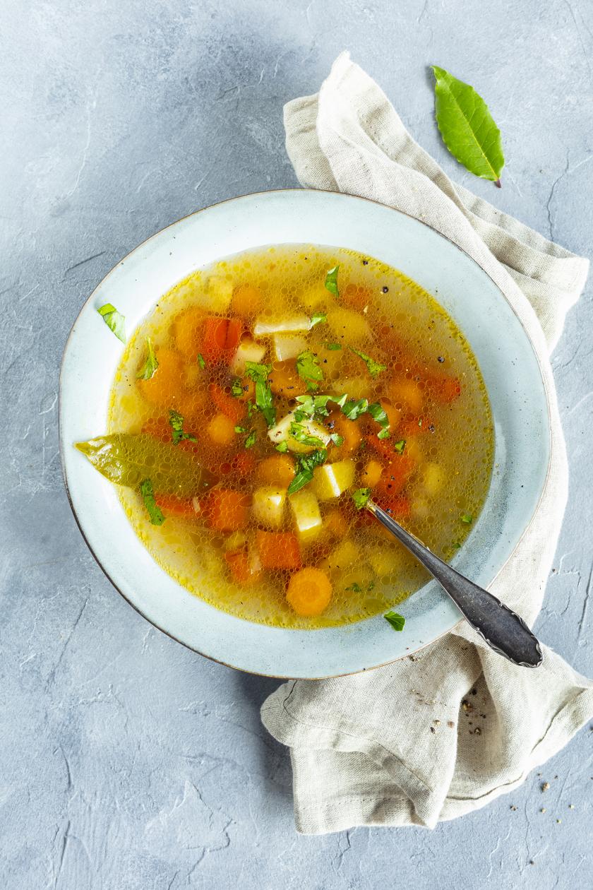 Omas Gemüsesuppe einfach selber machen | Simply Yummy