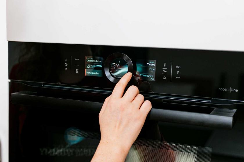 Der Backofen wird eingeschaltet.