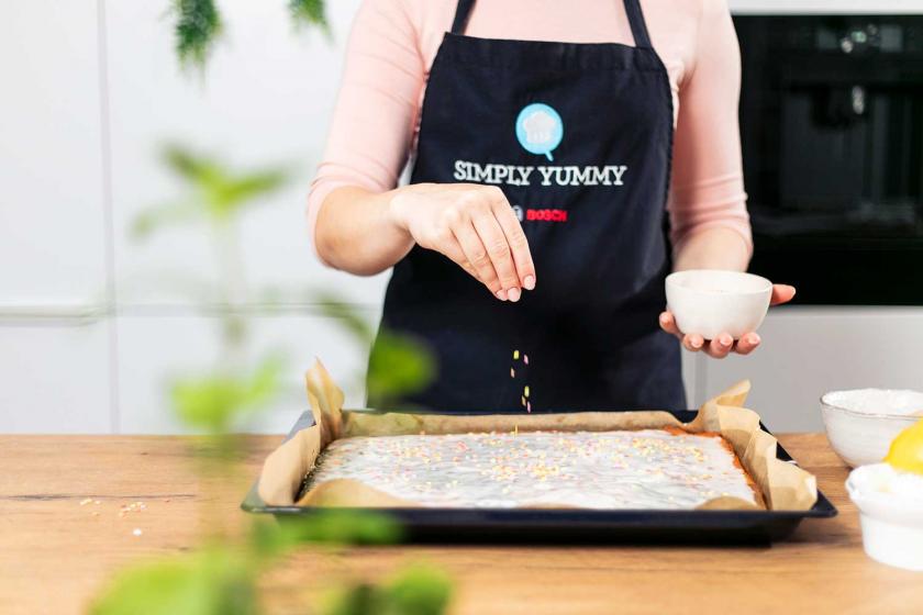 Papageienkuchen vom Blech - bestes Rezept | Simply Yummy