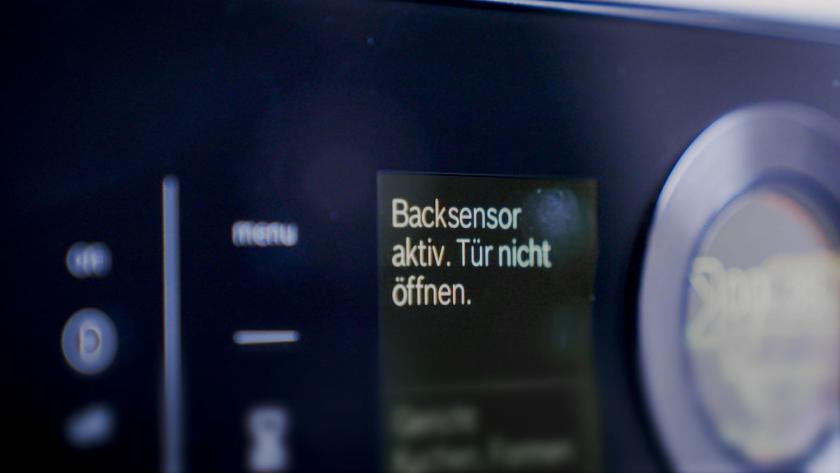 Backsensor aktiv wird am Ofen angezeigt.